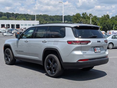 New 2025 Jeep Grand Cherokee L Limited w/ Luxury Tech Group II image 7