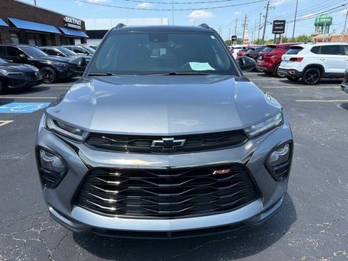 Used 2021 Chevrolet TrailBlazer RS w/ Sun and Liftgate Package AWD/4WD image 2