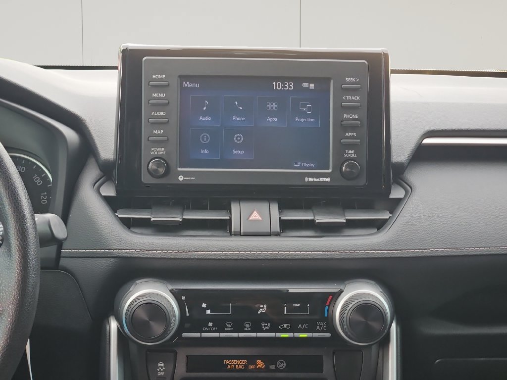 Used 2021 Toyota RAV4 LE FWD image 20