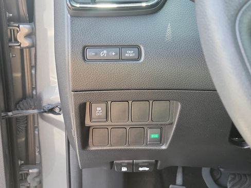 Used 2018 Nissan Rogue Sport SV FWD image 26