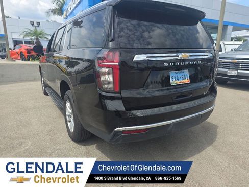 Certified 2024 Chevrolet Suburban LT AWD/4WD image 4