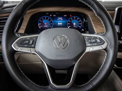 New 2026 Volkswagen Atlas SE FWD image 36
