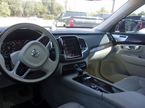 Used 2016 Volvo XC90 T6 Momentum w/ Momentum Plus Package AWD/4WD image 18