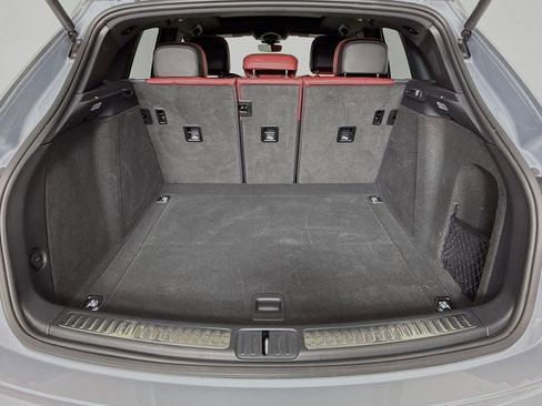 Certified 2025 Porsche Macan AWD/4WD image 29