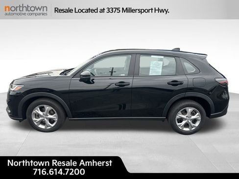 Used 2023 Honda HR-V LX image 3