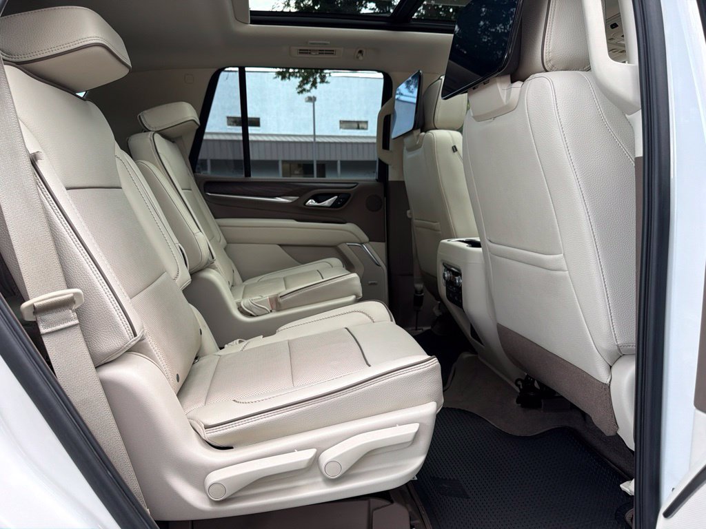 Used 2021 GMC Yukon Denali w/ Denali Premium Package AWD/4WD image 30