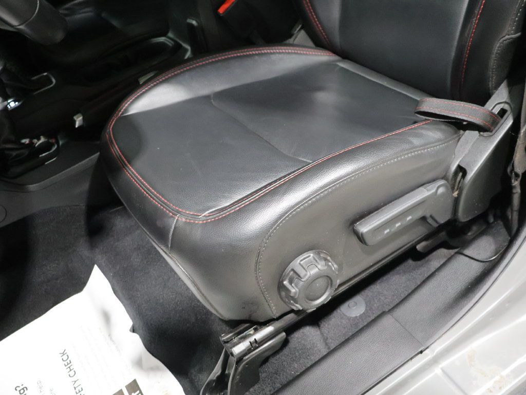Used 2022 Jeep Gladiator Rubicon w/ LED Lighting Group AWD/4WD image 11