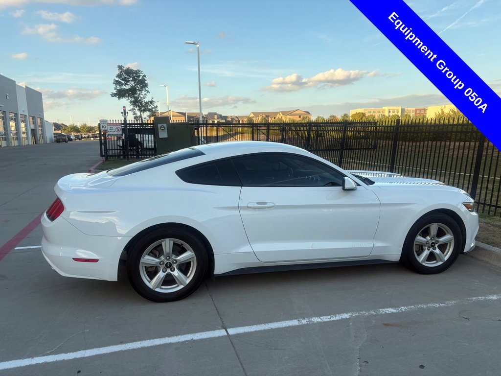 Used 2016 Ford Mustang Coupe RWD image 6