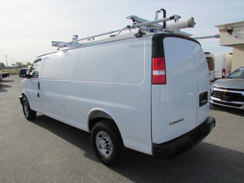 Used 2025 Chevrolet Express 2500 Extended w/ Communications Package image 8