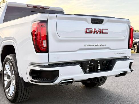 Used 2020 GMC Sierra 1500 Denali w/ Denali Ultimate Package AWD/4WD image 4