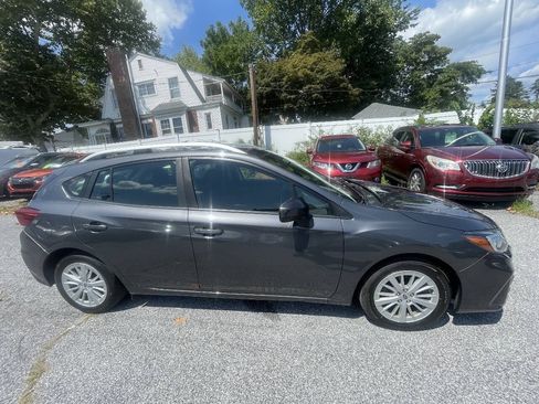 Used 2018 Subaru Impreza 2.0i Premium w/ Eyesight & BSD & Rcta AWD/4WD image 4