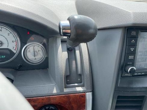 Used 2008 Chrysler Town & Country Touring image 36