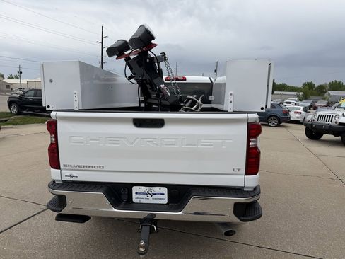 Used 2021 Chevrolet Silverado 2500 LT w/ Convenience Package AWD/4WD image 6