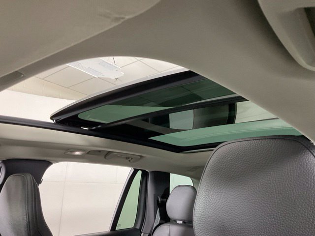Certified 2025 Volvo XC90 B5 Plus w/ Protection Package AWD/4WD image 24