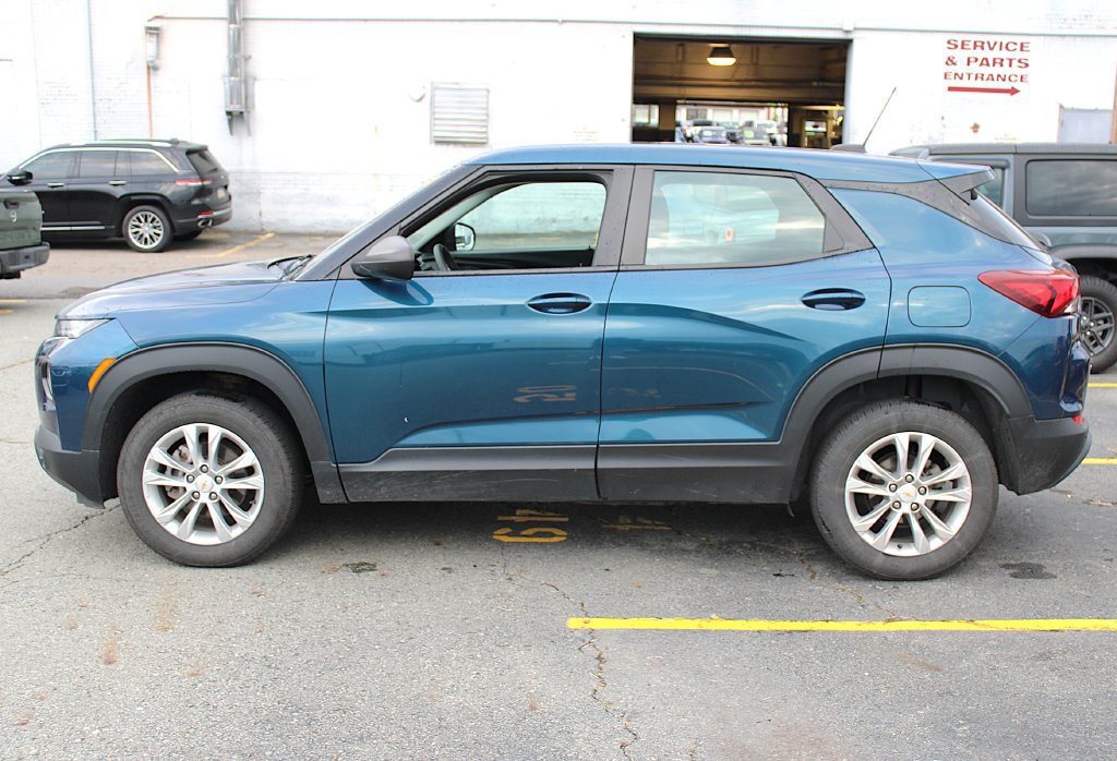 Used 2021 Chevrolet TrailBlazer LS AWD/4WD image 3