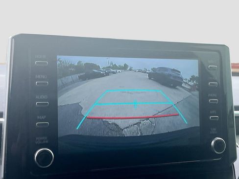 Used 2020 Toyota Corolla LE image 13