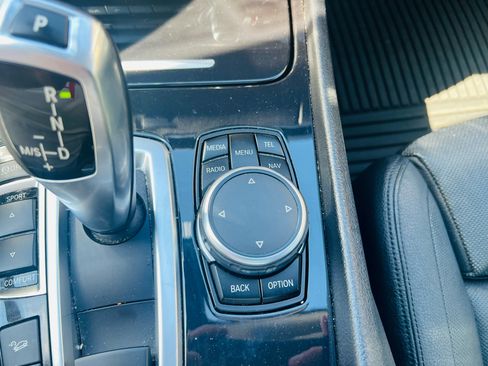 Used 2017 BMW 535i Gran Turismo xDrive image 30