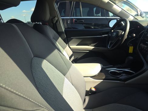 Used 2021 Toyota Camry LE FWD image 16