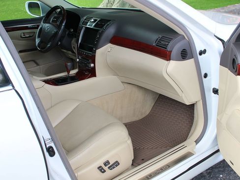 Used 2011 Lexus LS 460 image 17