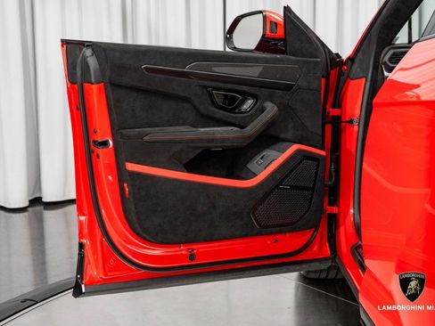 Used 2023 Lamborghini Urus Performante image 29