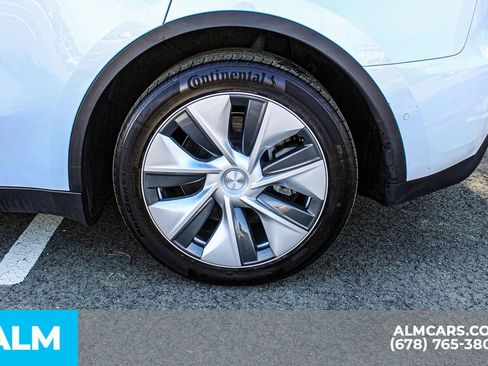 Used 2021 Tesla Model Y Long Range image 15