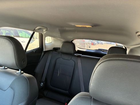 Used 2025 Chevrolet Trax LT image 11