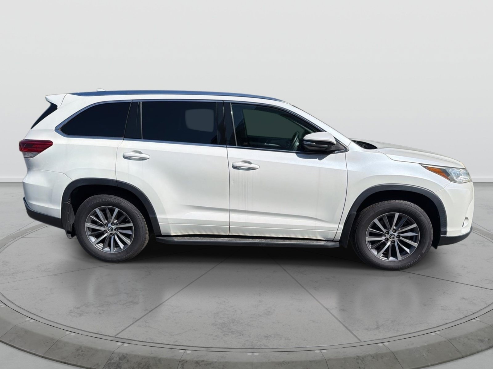 Used 2018 Toyota Highlander XLE AWD/4WD image 8