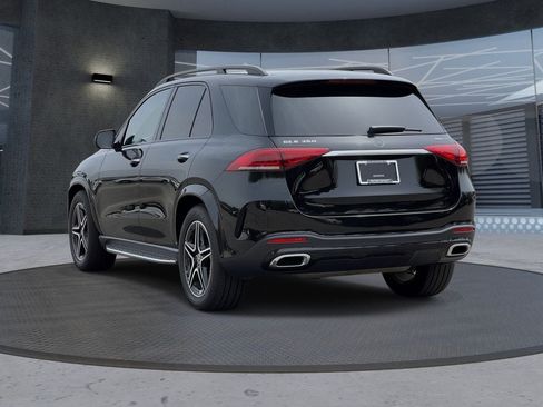 Used 2022 Mercedes-Benz GLE 350 4MATIC w/ AMG Line Exterior image 3