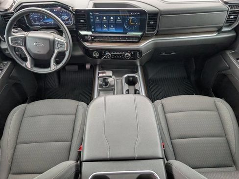 Used 2023 Chevrolet Silverado 1500 RST AWD/4WD image 5