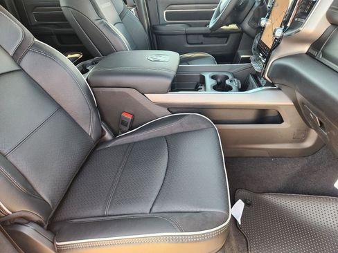 New 2026 RAM 2500 Laramie w/ Sport Appearance Package AWD/4WD image 13