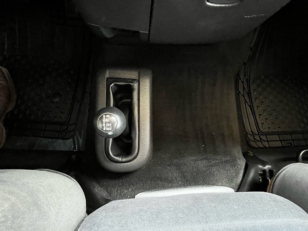 Used 2005 Dodge Ram 2500 Truck SLT AWD/4WD image 15
