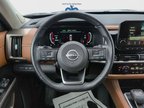 Used 2024 Nissan Pathfinder Platinum w/ Cargo Package image 15