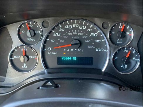 Used 2018 Chevrolet Express 2500 w/ Driver Convenience Package image 31