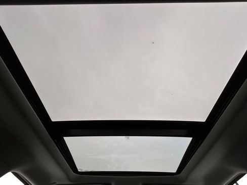 Used 2025 Ford F350 Lariat w/ Black Appearance Package image 15