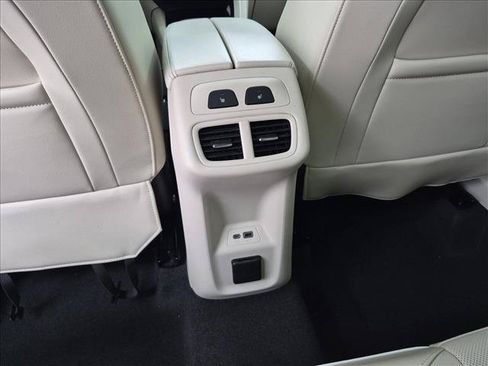 Used 2023 Buick Envision Avenir AWD/4WD image 19