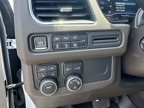Used 2022 Chevrolet Tahoe Z71 w/ Luxury Package AWD/4WD image 46