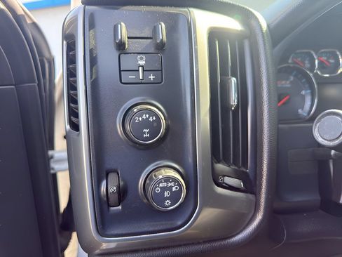Used 2018 Chevrolet Silverado 2500 LT w/ LT Convenience Package AWD/4WD image 8