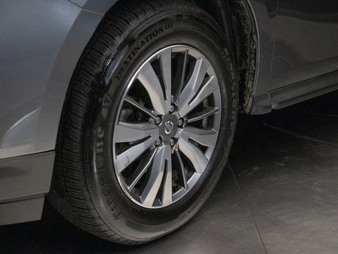 Used 2019 Nissan Pathfinder SV image 7