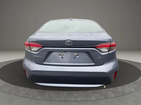 Used 2022 Toyota Corolla LE FWD image 6