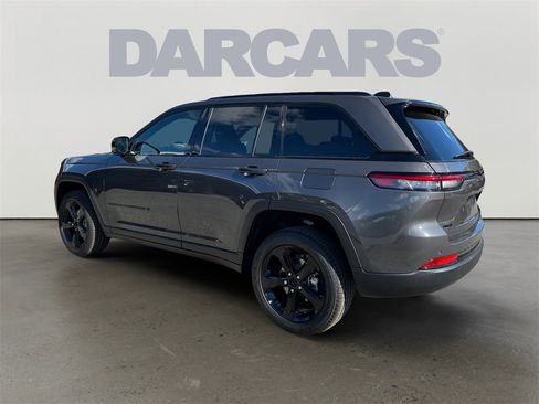 New 2025 Jeep Grand Cherokee Limited w/ Black Appearance Package image 5