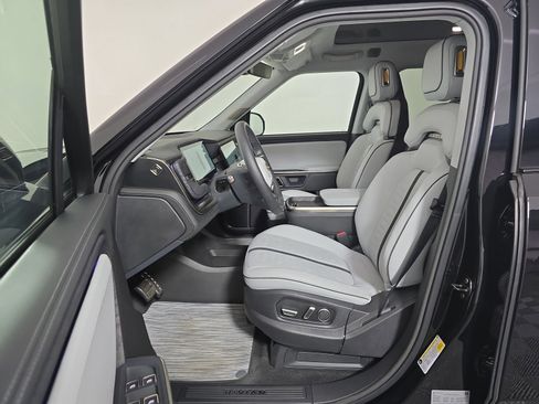 Used 2024 Rivian R1S Adventure AWD/4WD image 21