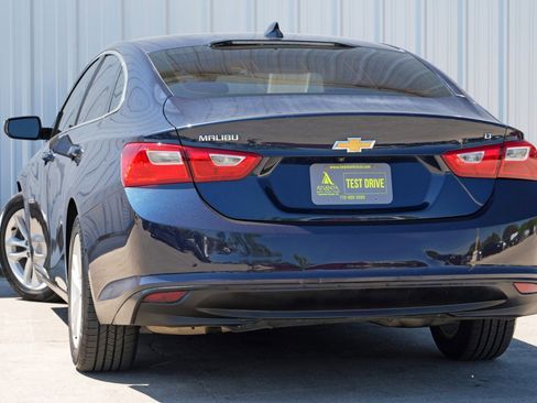 Used 2016 Chevrolet Malibu LT image 5