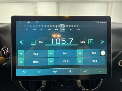 Used 2016 Jeep Wrangler Unlimited Sahara w/ Connectivity Group AWD/4WD image 13