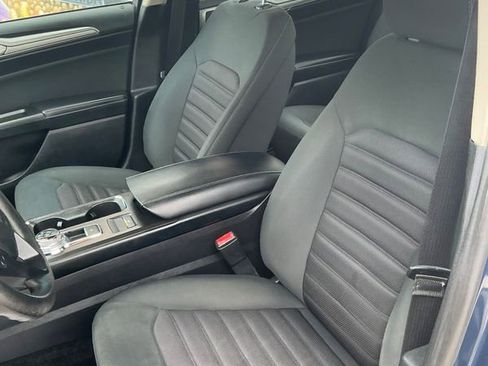 Used 2018 Ford Fusion SE w/ Fusion SE Technology Package image 11