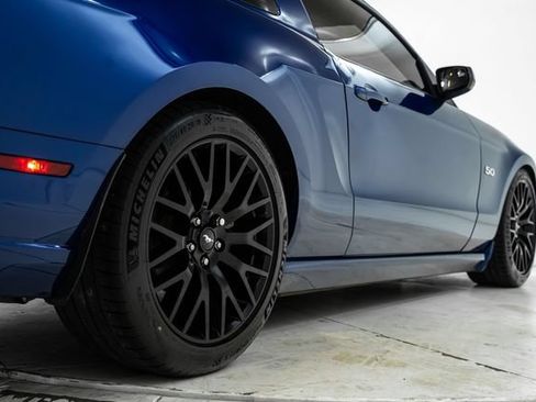 Used 2014 Ford Mustang GT RWD image 13