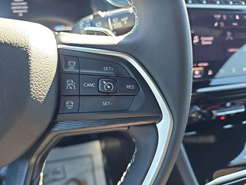 Used 2025 Jeep Grand Cherokee Laredo X w/ Trailer Tow Package image 21