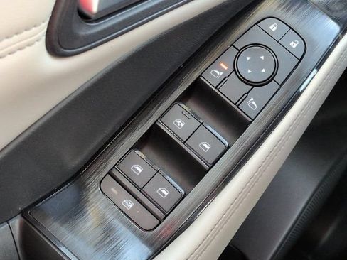 Used 2024 Nissan Rogue SV w/ SV Premium Package FWD image 23