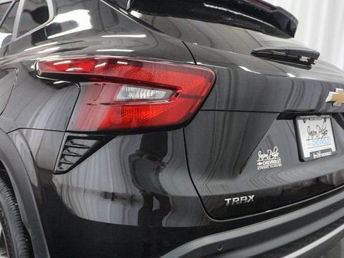 Used 2024 Chevrolet Trax LT w/ Driver Confidence Package image 14