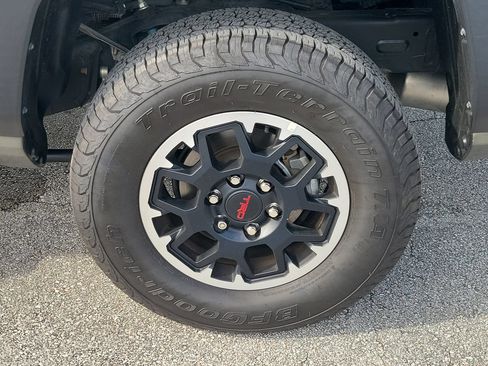 Used 2024 Toyota Tacoma TRD Off-Road w/ TRD Off Road Premium Package AWD/4WD image 5