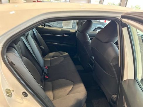 Used 2020 Toyota Camry LE FWD image 15